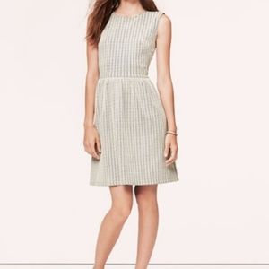 Loft Fit & Flare Dress White Chevron Pattern Sz 0